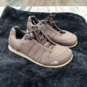 The North Face mens Brown Sneakers